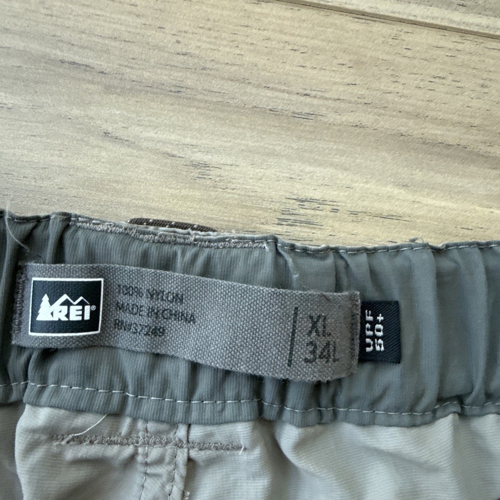 REI UPF 50+ men's Khaki Nylon cargo pants XL‎ x 34L Lightweight Hiking Camping - Picture 2 of 8